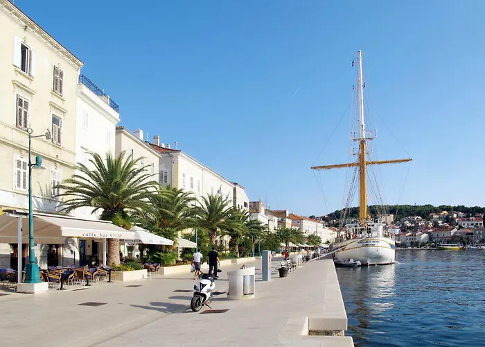 Apartment Andrej In By Interhome Veli Losinj